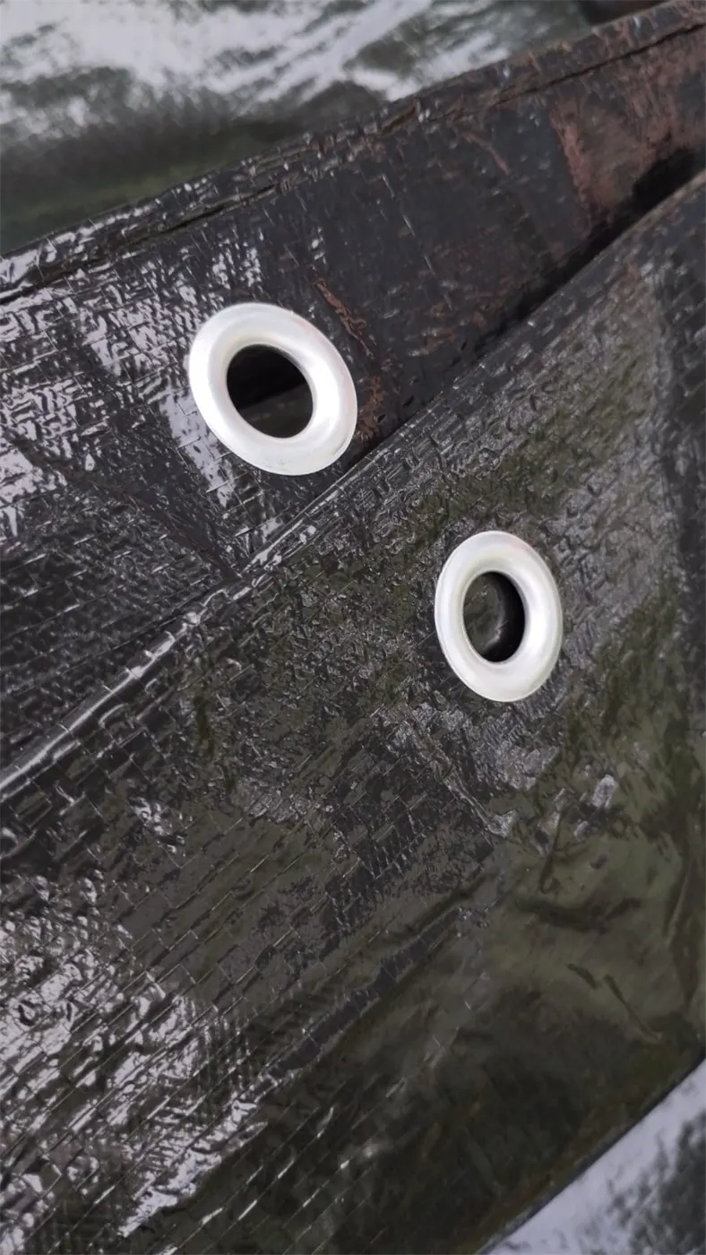 CUBRE CERCO C/OJALES LAMINADO 1.80x50m NEGRO 4